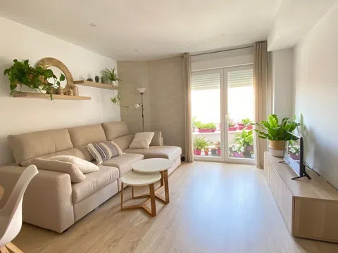 Piso en calle Salitre, 55