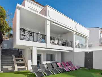 Casa adosada en  Calle Artola Golf 40 - Foto 1
