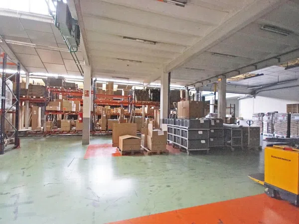Nave en Calle Arquímedes - Foto 37