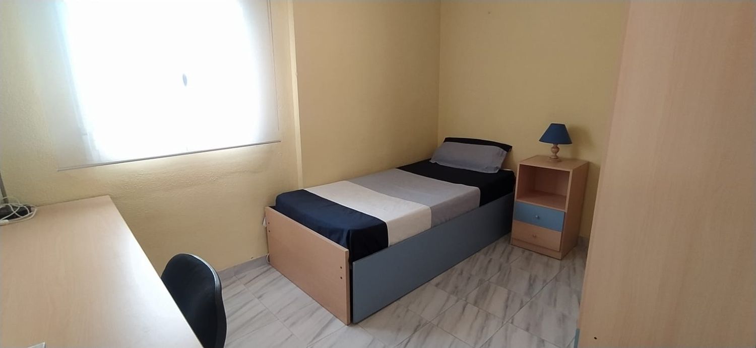 Piso en Calle Gerona, 12, Cruz del Humilladero - Los Tilos - Foto 2