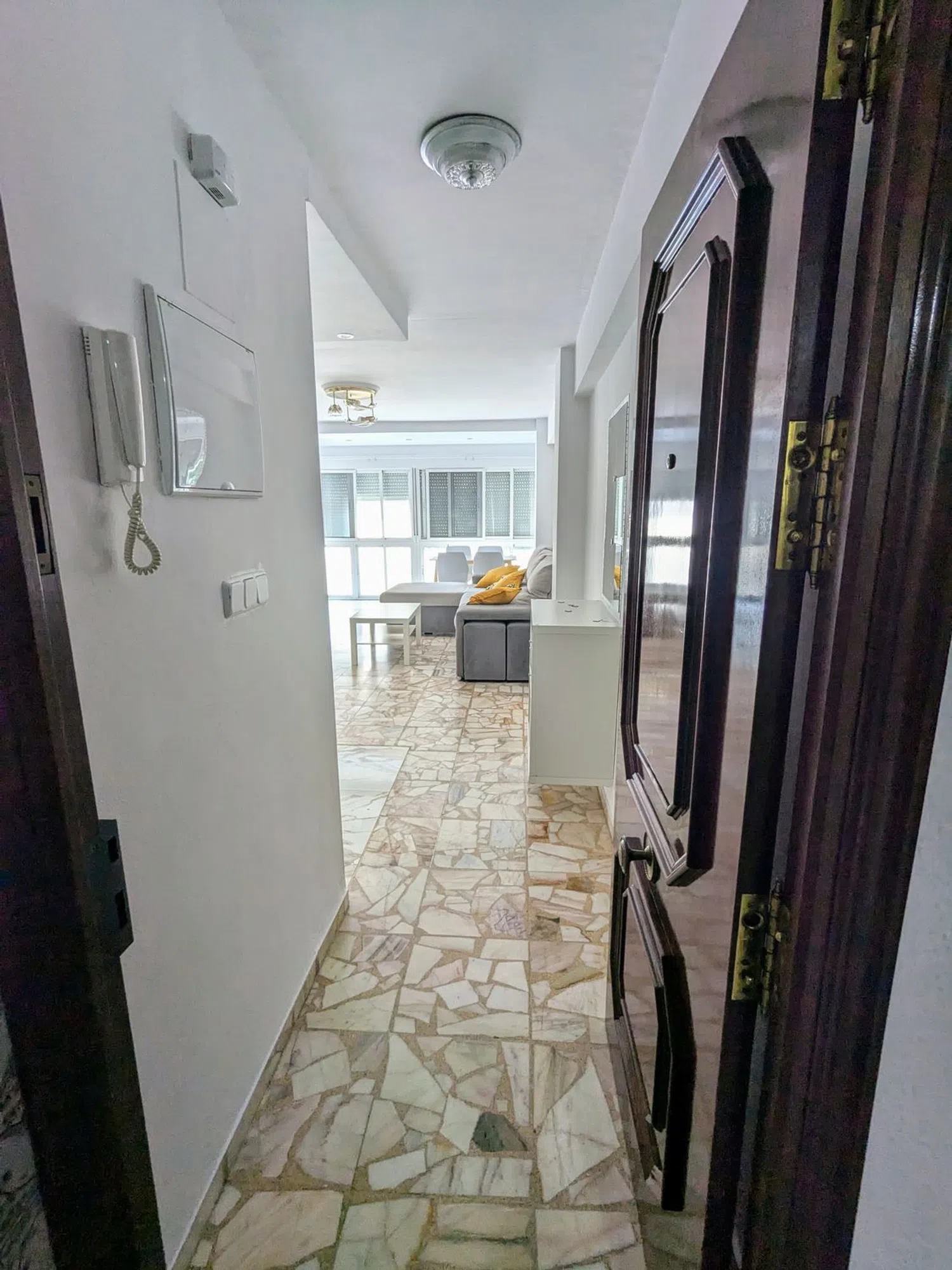 Piso en calle Cantillana, 9 - Foto 2