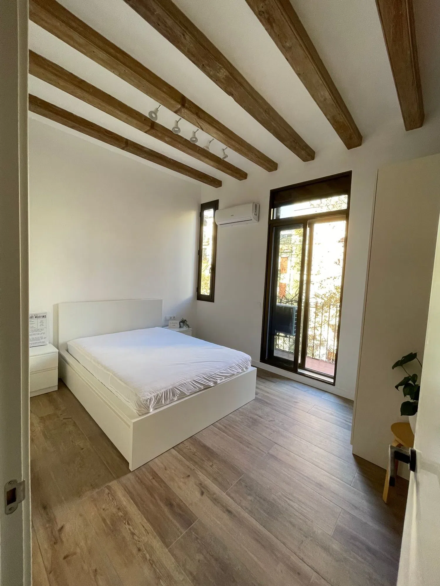 Estudio en calle de la Creu Coberta, 127 - Foto 15