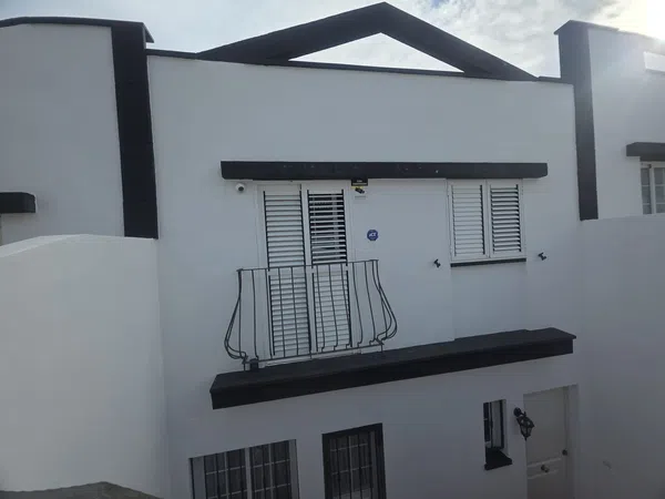 Chalet adosado en calle Brezo, 33 - Foto 1