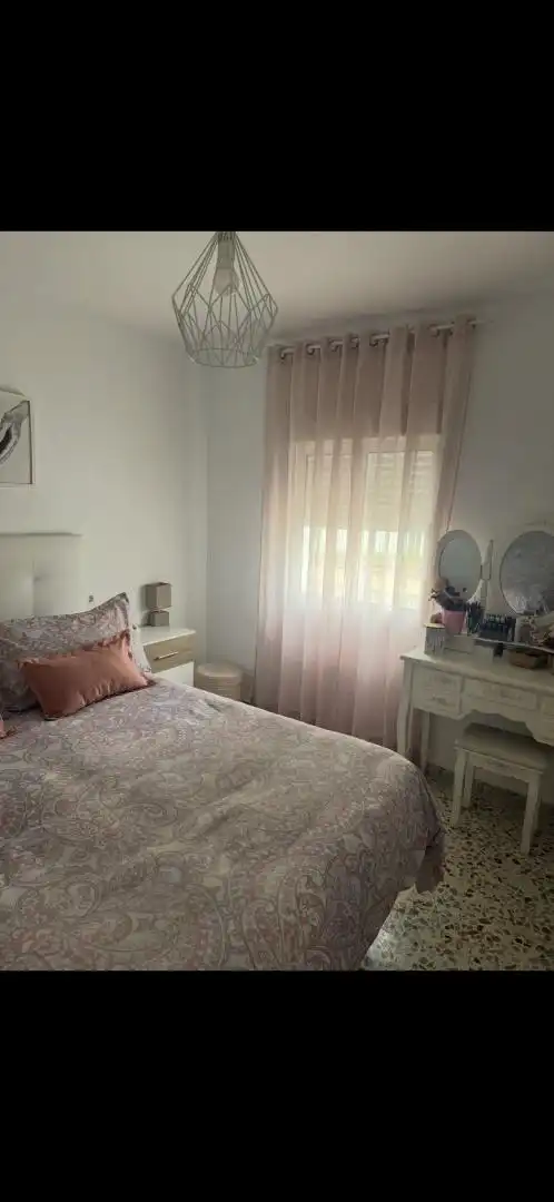 Casa adosada en  Calle Cabo Carmona Chamizo 18 - Foto 2