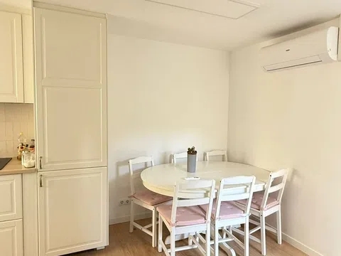 Chalet pareado en calle de la laguna, 45