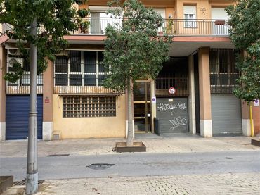 Local comercial en  Carrer Cooperativa 83 - Foto 1