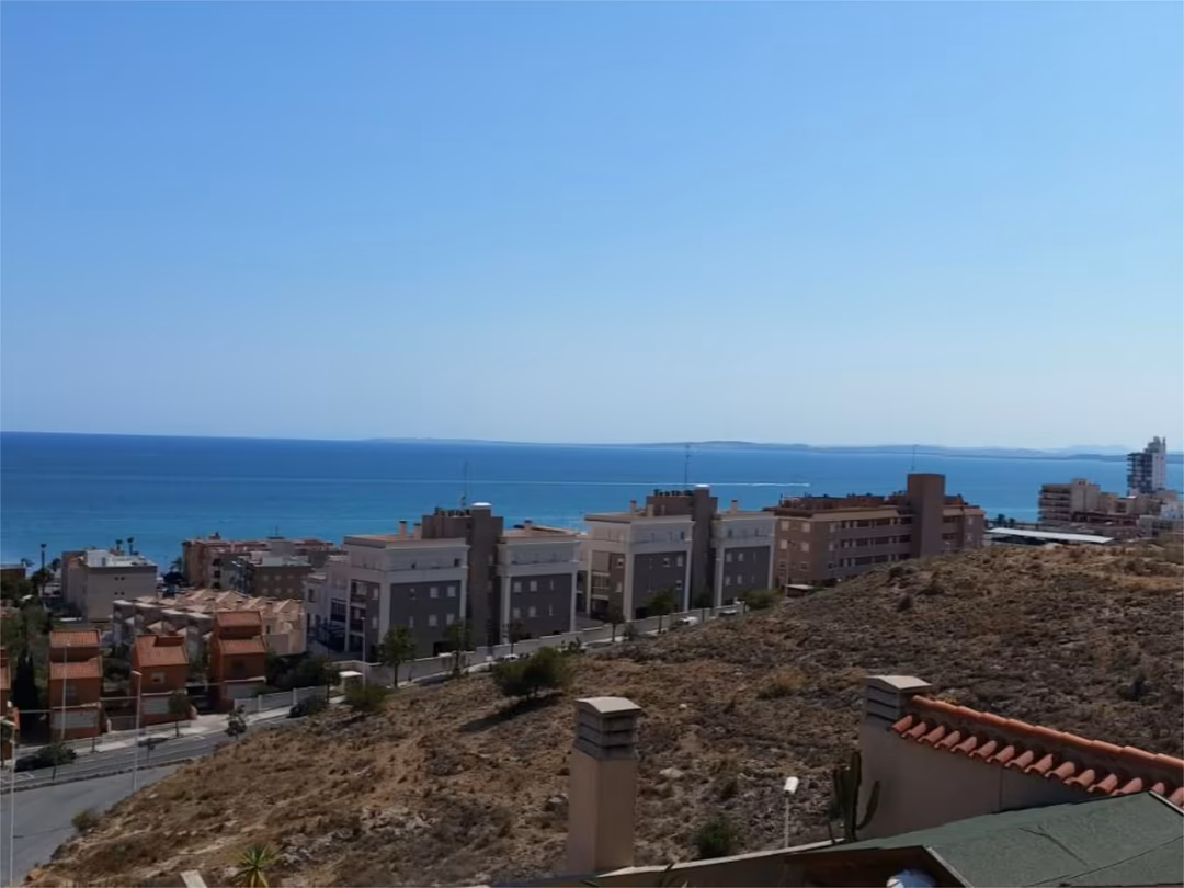Apartamento en  Calle Santa Pola 16
