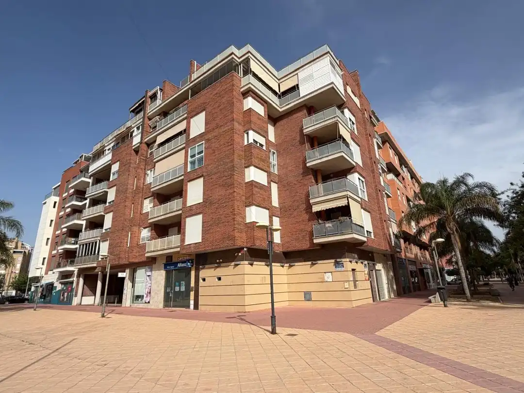 Piso en  Avenida Juan Carlos I 44 - Foto 5