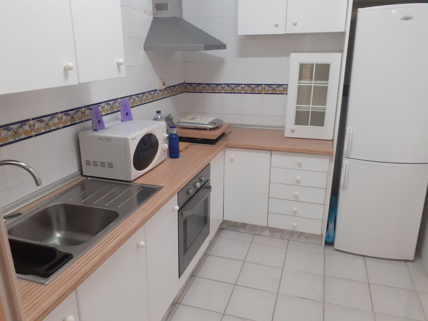 Piso en calle Poeta Vicente Medina, 8 - Foto 1