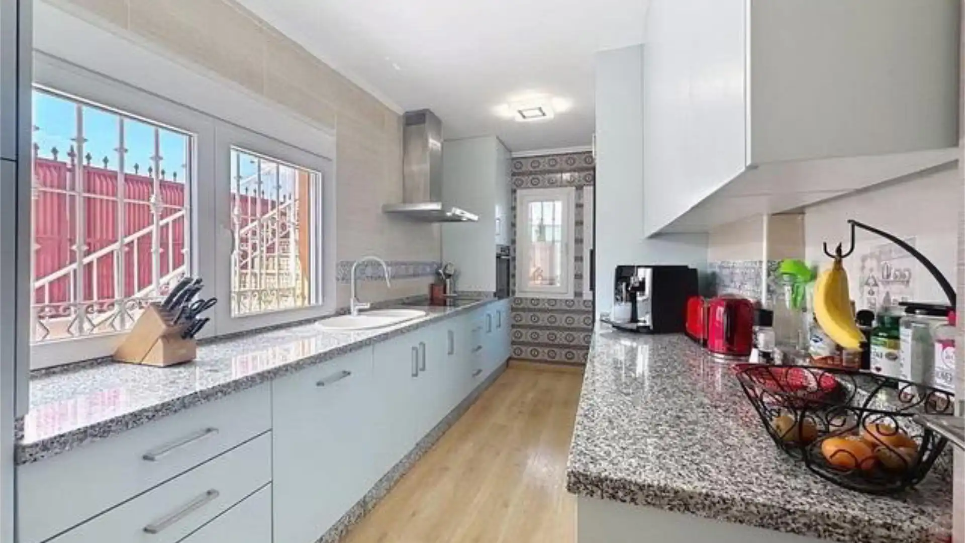 Casa adosada en Buenas Noches - Estepona - Foto 2