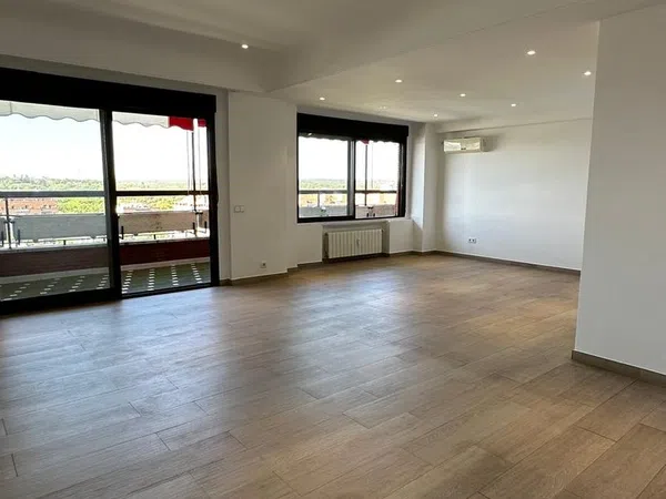 Piso en paseo del Rey, 16