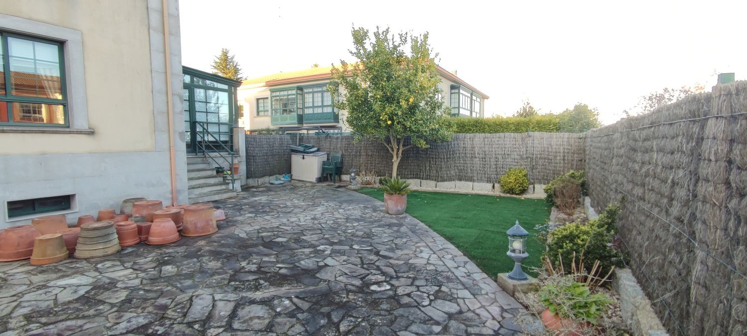Chalet adosado en Elviña - A Zapateira - Foto 4