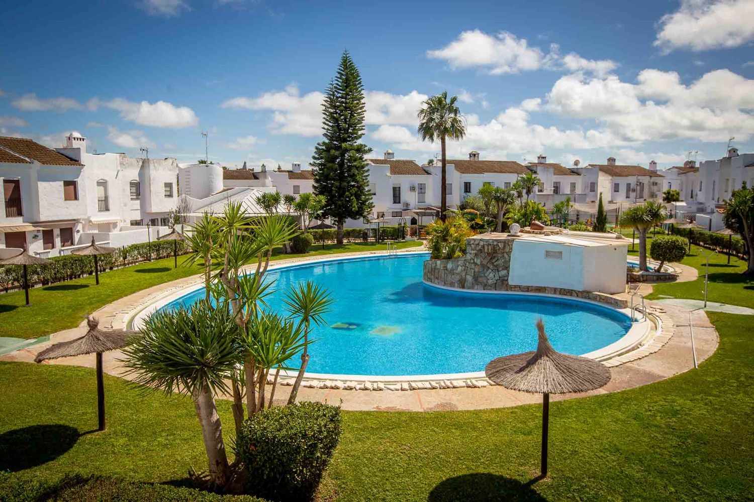 Chalet adosado en Urbanización Real de la Barrosa I, 31 - Foto 1