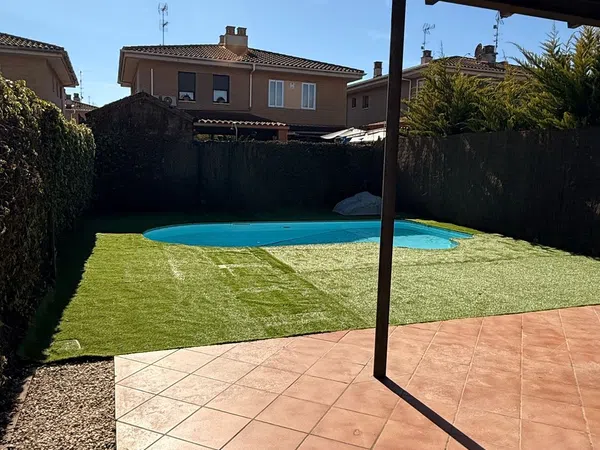 Chalet adosado en avenida de Fibracolor, 31 - Foto 1