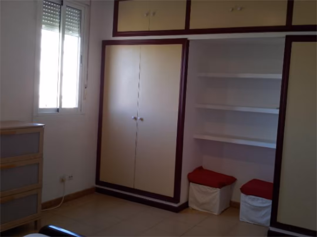 Piso en  Calle Pintor Antonio Amorós 1 - Foto 8