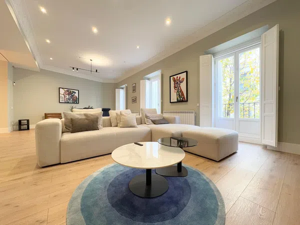 Piso en calle de Recoletos, 15