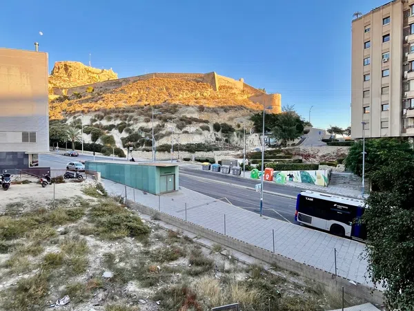 Estudio en calle San Vicente, 8 - Foto 13