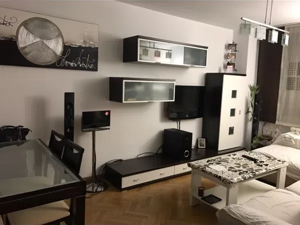 Piso en calle Flora Tristán, 12