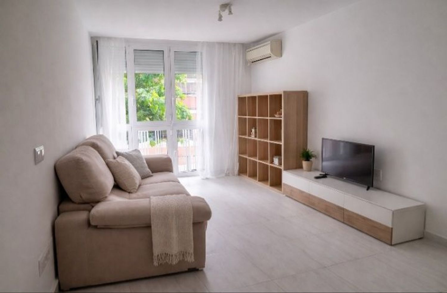 Piso en calle Emigrante, 1 - Foto 1