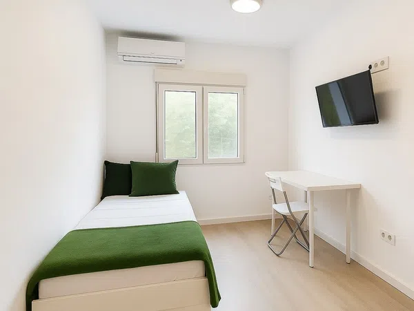 Estudio en calle del Lago Constanza, 65