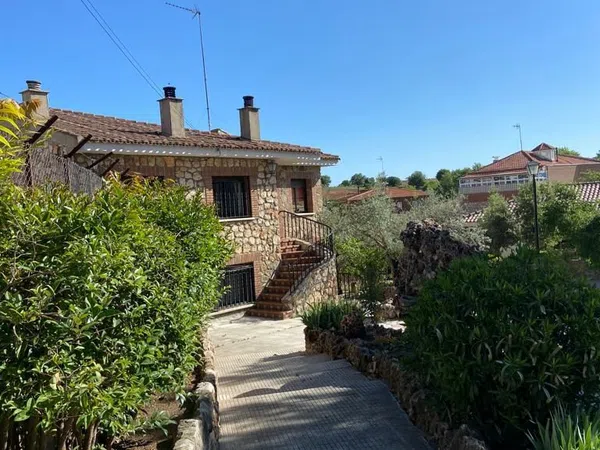 Casa o chalet independiente en Avenida de la Constitución, 25 - Foto 2