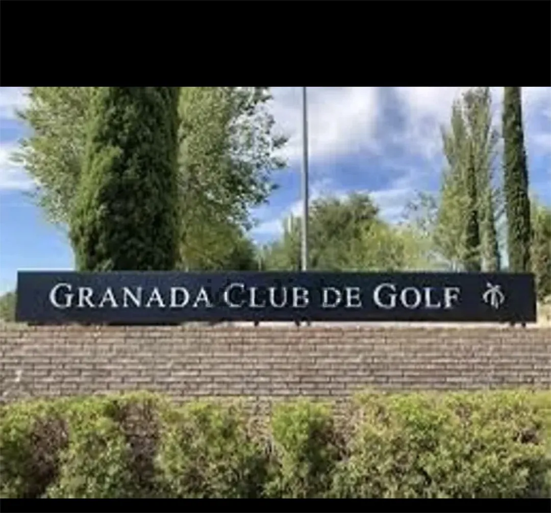 Casa adosada en  Calle Campo de Golf 10 - Foto 2