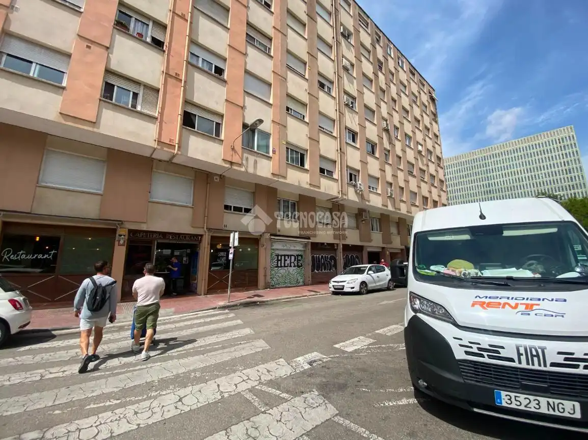Local comercial en L'Hospitalet de Llobregat - Foto 4