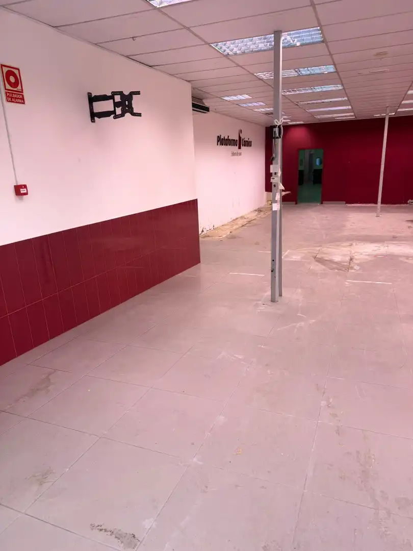 Local comercial en  Carrer de Solsona 104 - Foto 9