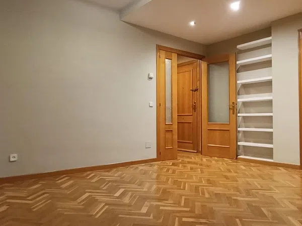 Alquiler de piso en Calle de Antonio, 25