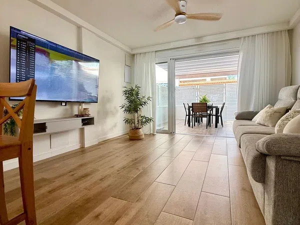 Chalet adosado en Avenida De Francia, 155, Campoamor - Foto 1