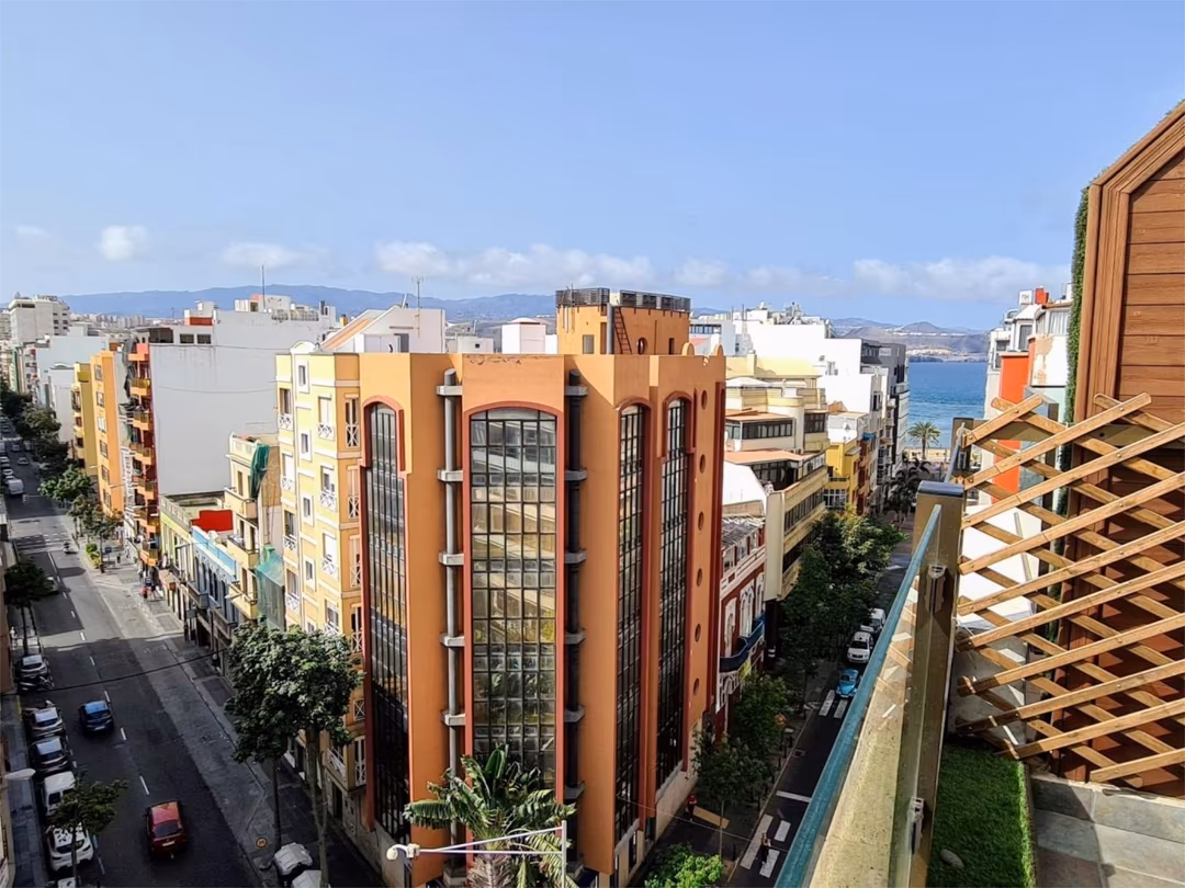 Ático en  Calle Juan Rejón 7