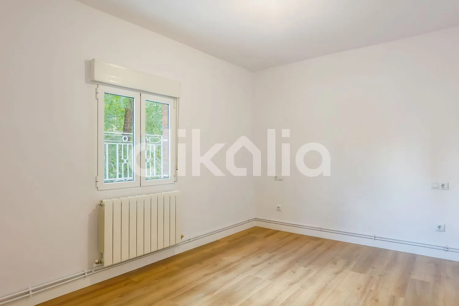 Piso en avenida Reyes Católicos - Foto 7