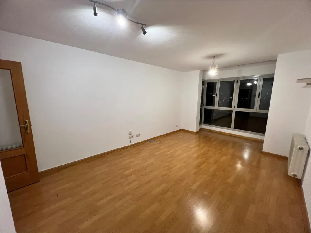 Piso en  Calle del Alcalde Redondo Aceña 2