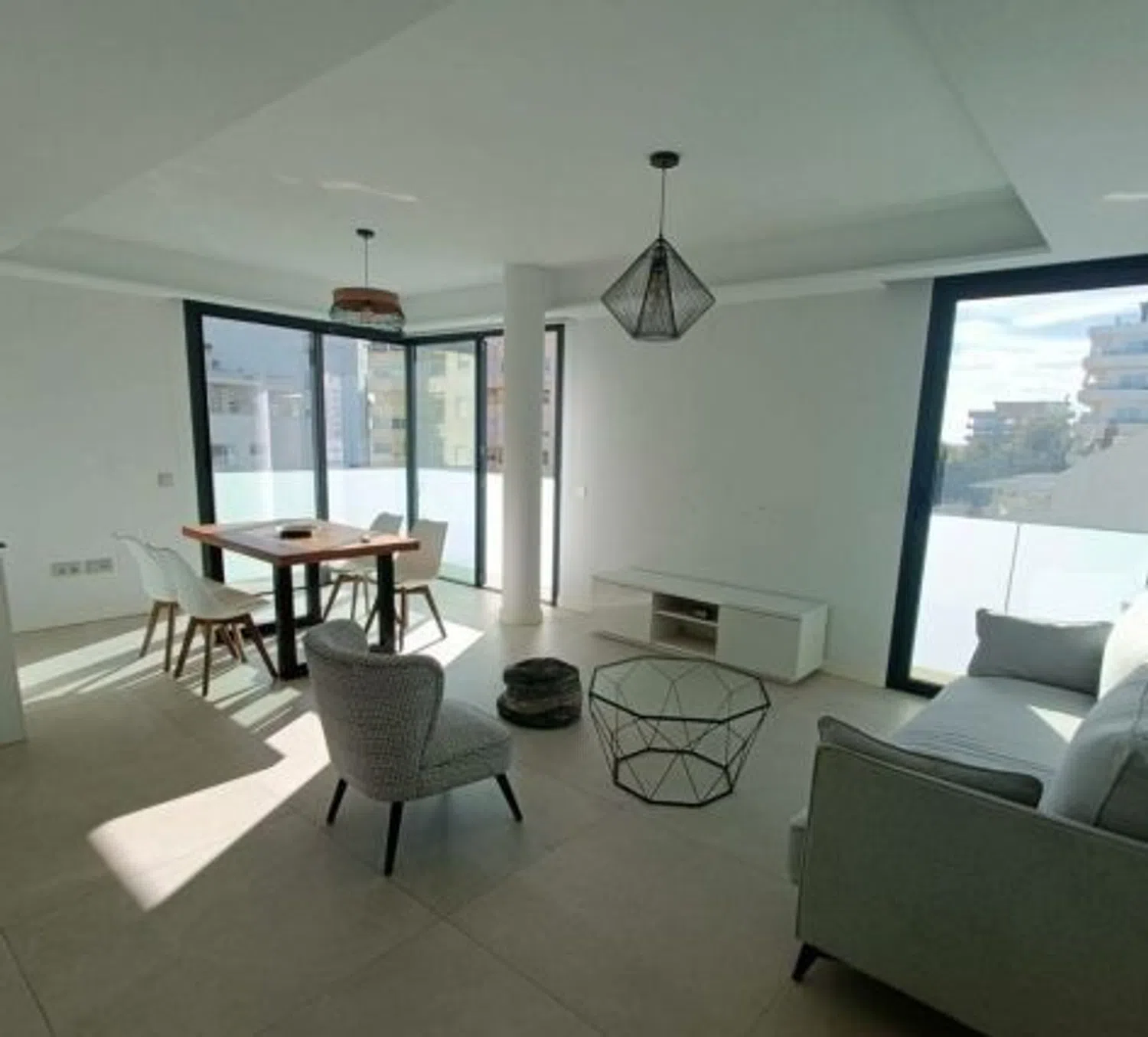 Piso en calle Notario Luis Oliver, 19 - Foto 2