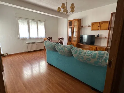 Piso en calle Vitigudino, 25