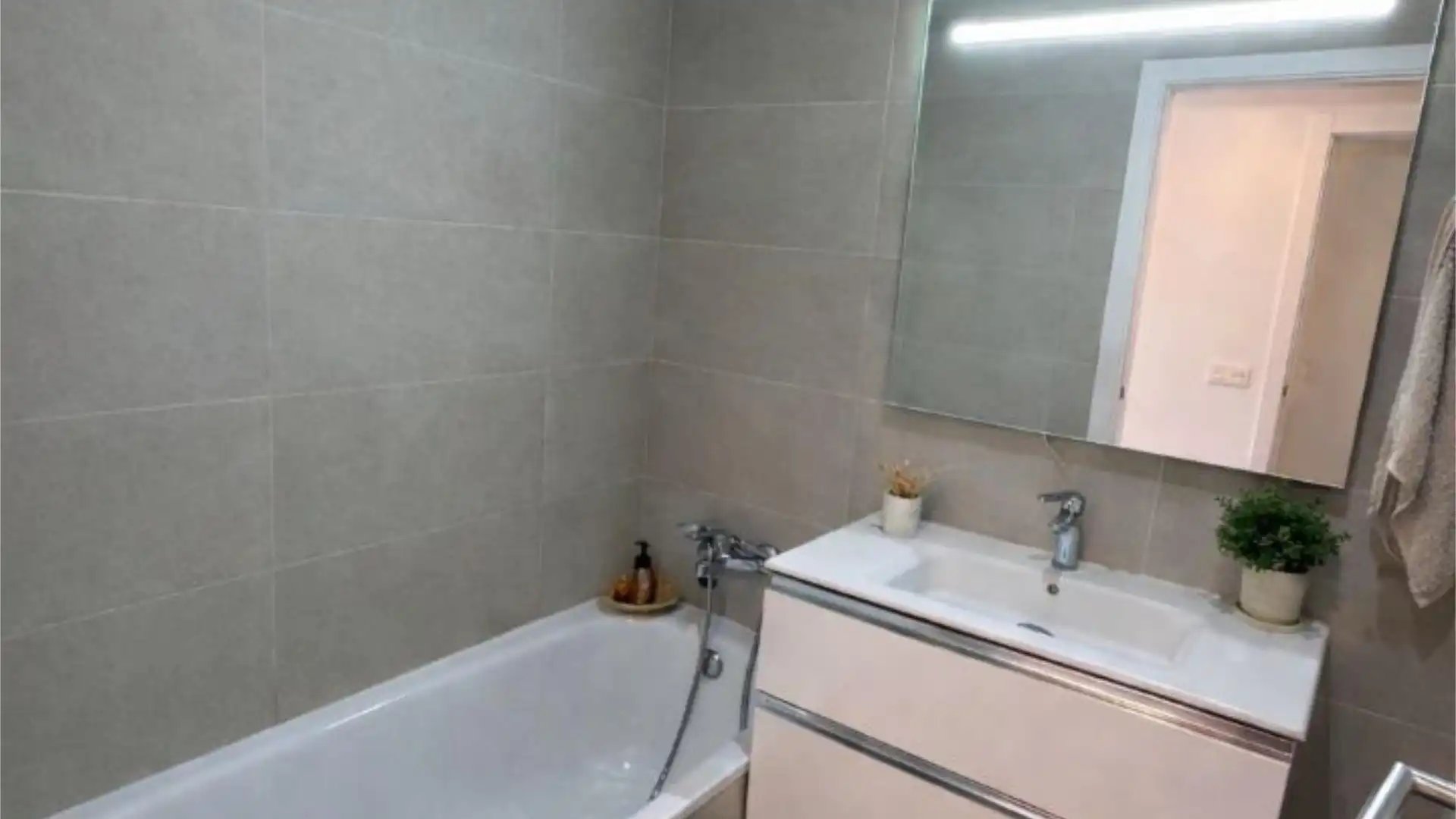 Piso en  Carrer de Gertrude Stein 1 - Foto 13