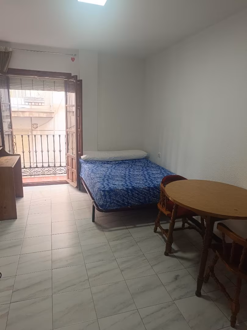 Estudio en  Calle Moral de la Magdalena 24 - Foto 2