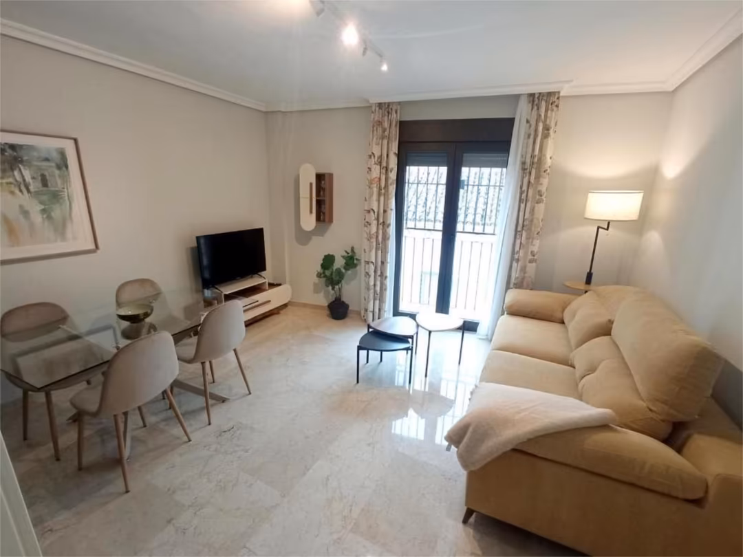 Piso en  Calle Conde de Cárdenas 14