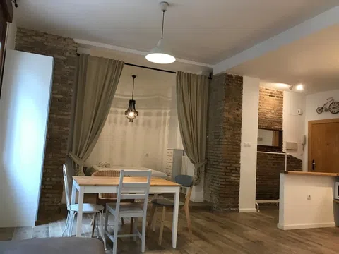 Estudio en calle Santiago, 16