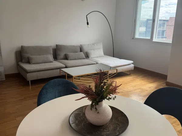 Piso en calle de Rufino González, 14