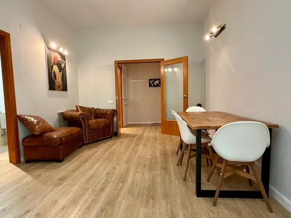 Piso en Calle de la Reina Amàlia, 44, El Raval - Foto 1