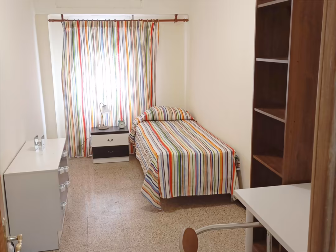 Piso en  Carrer d'Eduard Boscà 30 - Foto 3