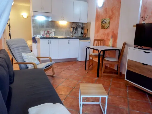 Estudio en Los Perales, 6