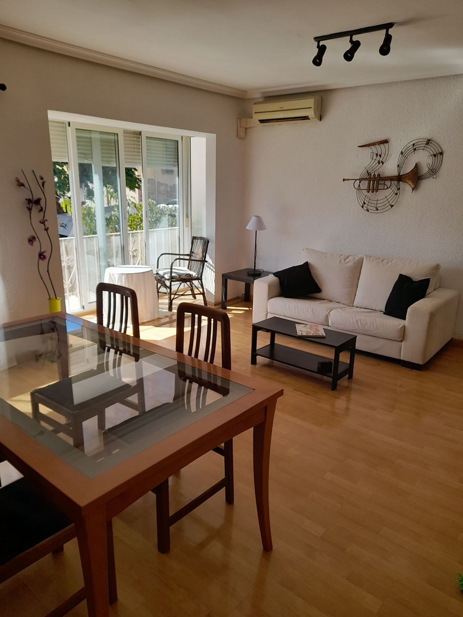 Piso en calle Victoriano Ximénez de Couder, 50 - Foto 1