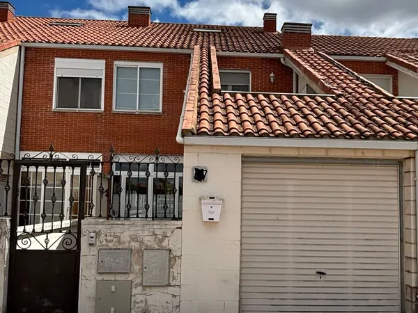 Chalet adosado en Travesía del Prado, 2 - Foto 1