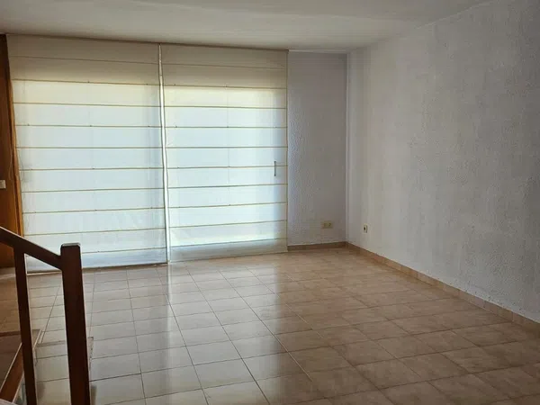 Chalet pareado en Plaza de las palmeras, 13, La Punxa-Bòbila Nova-Mas Mascort - Foto 4