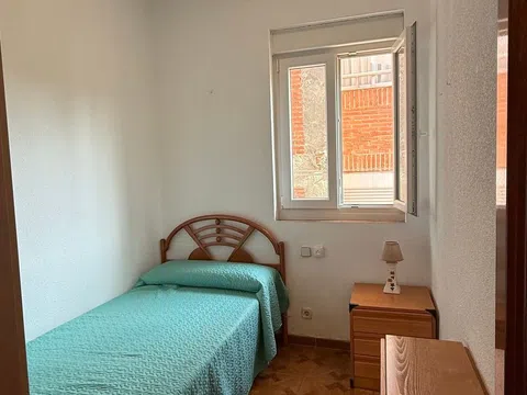 Piso en calle de Bustamante, 6