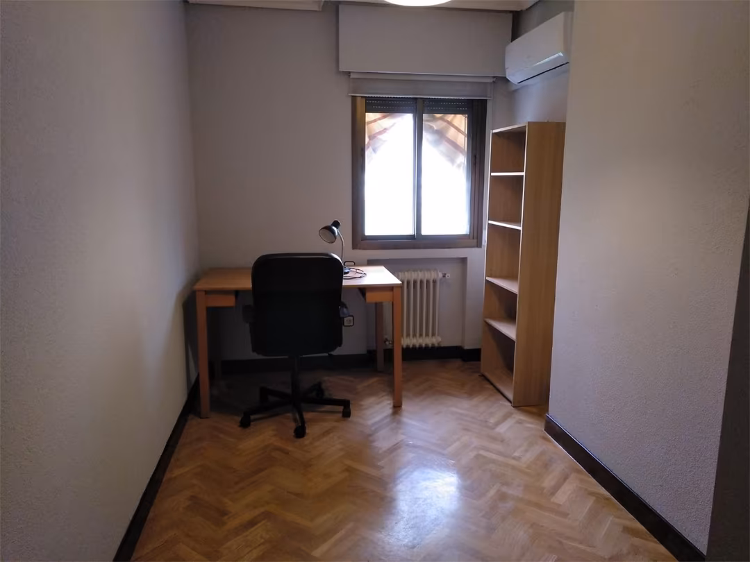 Piso en  Calle de Juan Esplandiú 4 - Foto 12