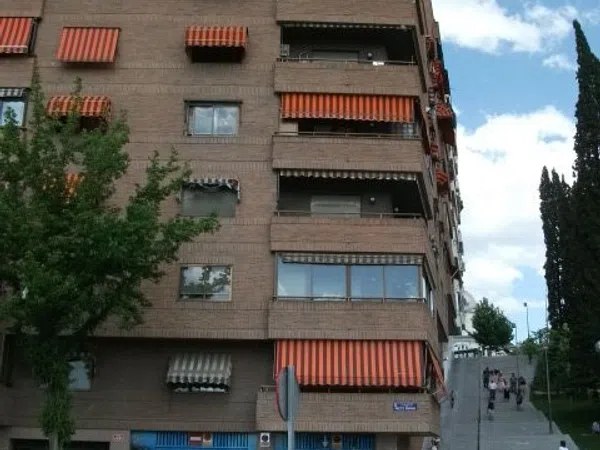 Alquiler de piso en Calle de Aniceto Marinas, 2
