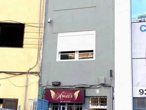 Piso en calle de Jesús y María, 23